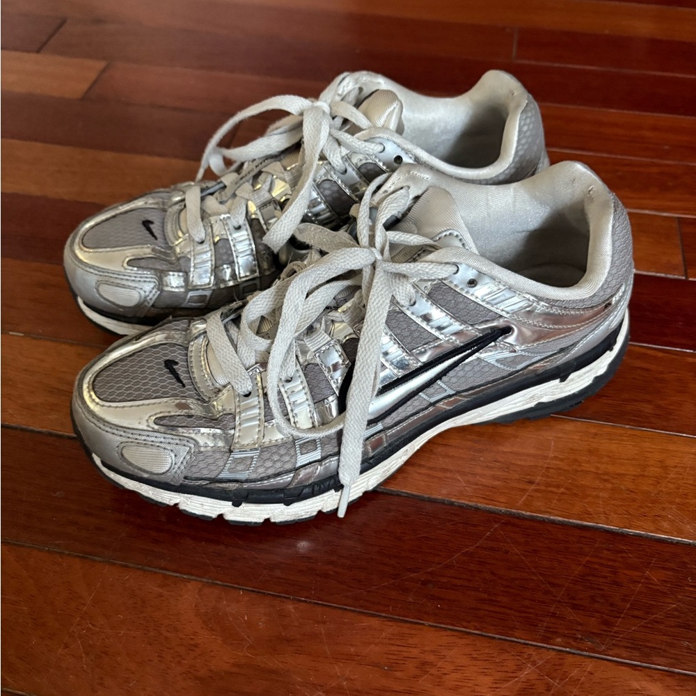 Nike Silver P6000